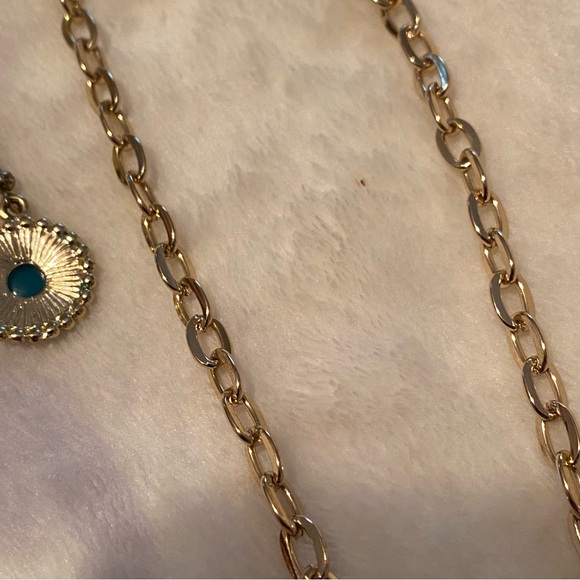 Costume Necklace - Earring Set. Blue, Green in Gold Setting. - Picture 8 of 9